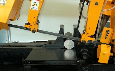 凭祥数控带锯床自动送料精度会出现偏差吗？